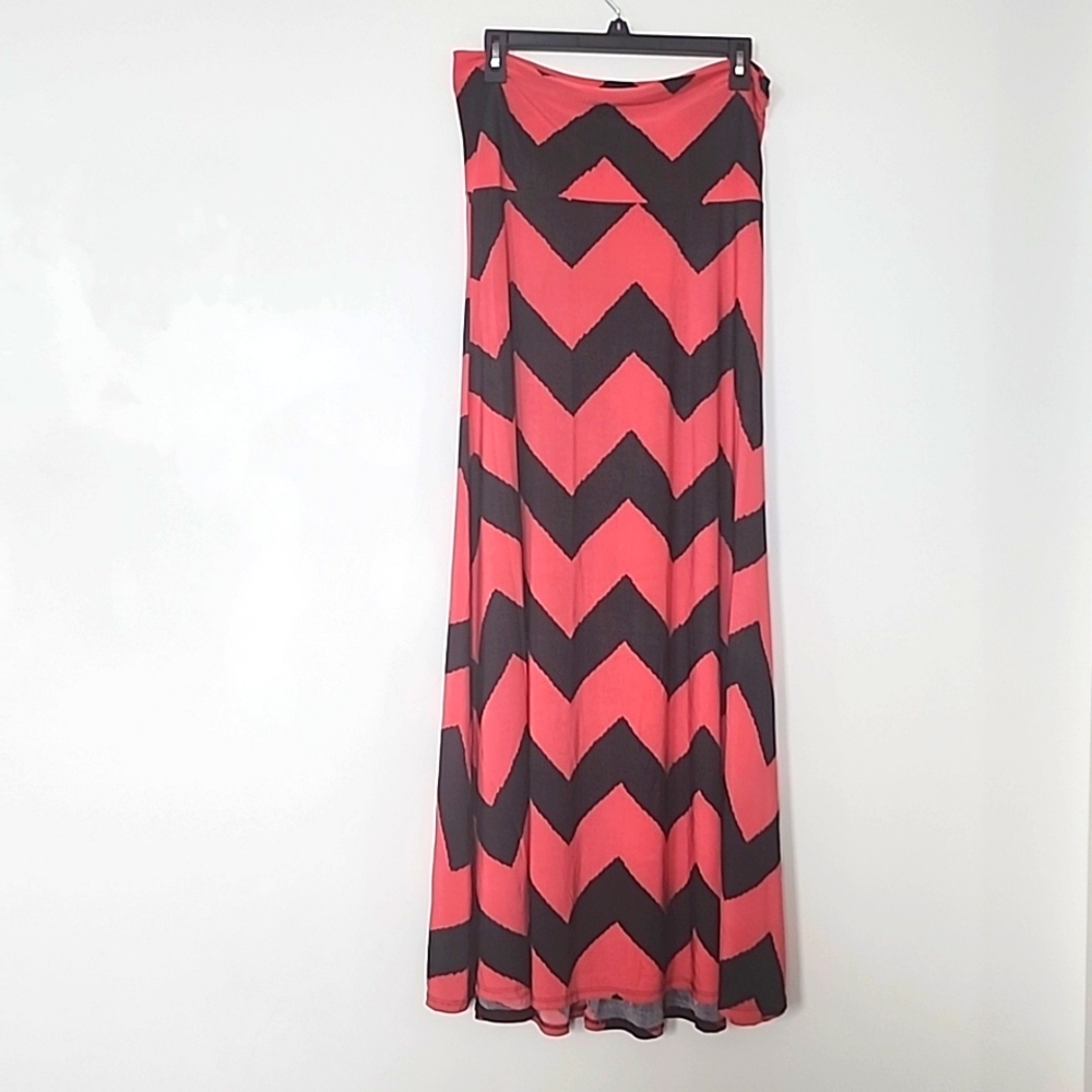 Coral & BLACK Chevron Stripe MAXI Skirt SIZE M